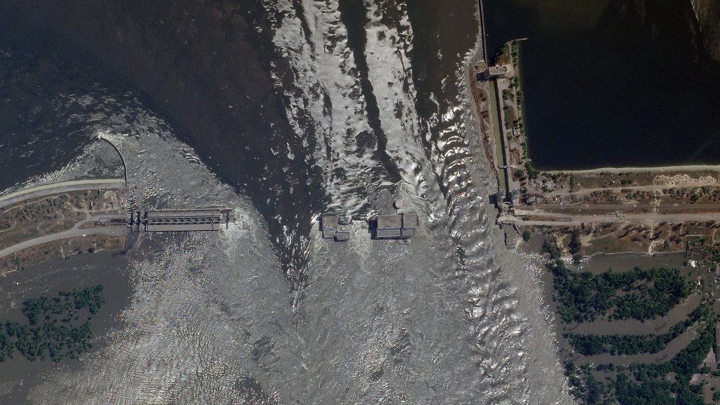 La Russie et l’Ukraine se rejettent la responsabilité de la destruction du barrage de Nova Karkhova.