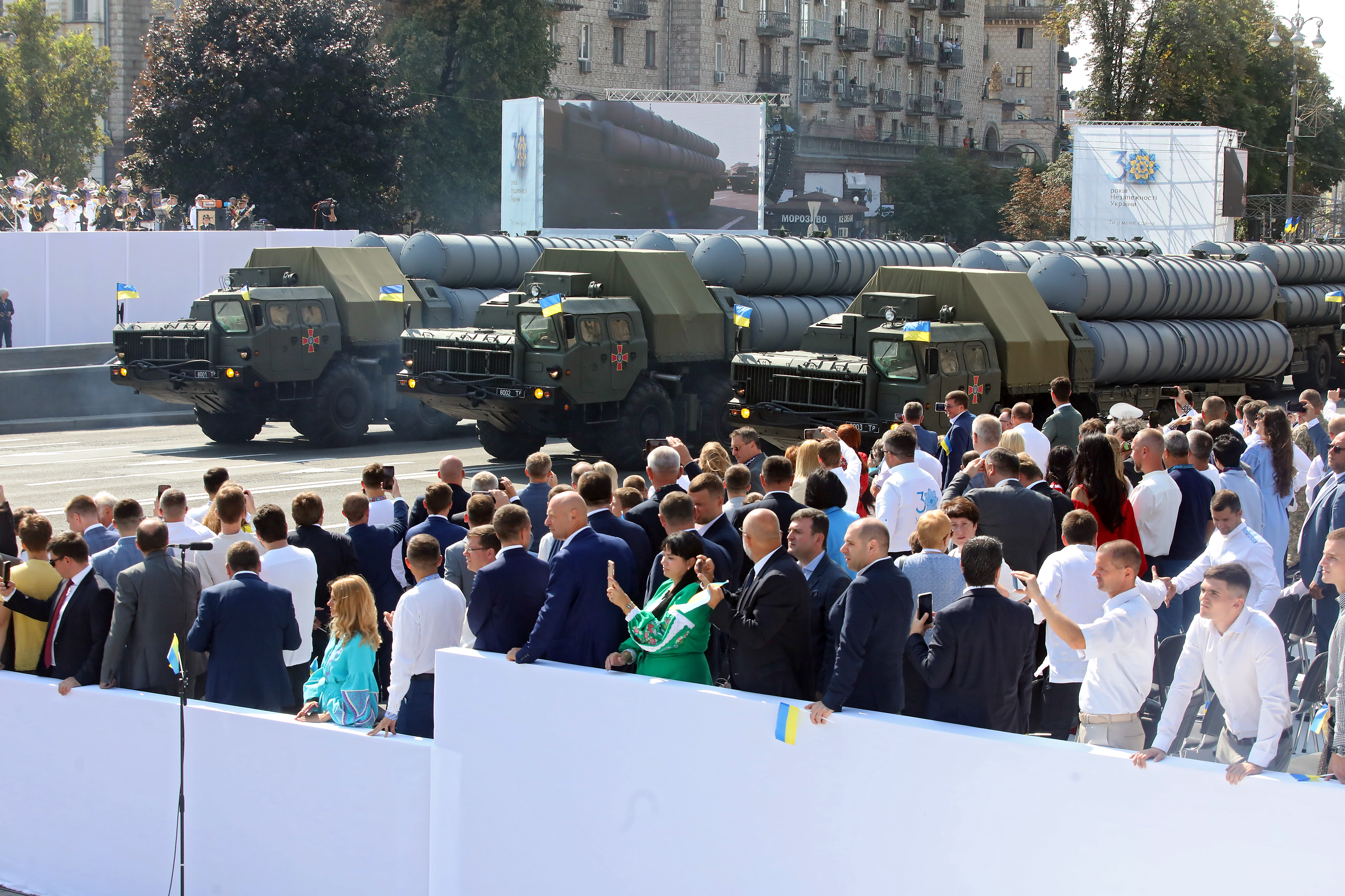 KIEV, UKRAINE - le 24 AOÛT 2021 - les systèmes de missiles S-300PS sont photographiés lors du défilé du jour de l'indépendance de Kiev, dans la rue Khreshchatyk, à l'occasion du 30e anniversaire de l'indépendance de l'Ukraine, à Kiev, capitale de l'Ukraine. (Le crédit photo doit se lire Volodymyr Tarasov/Ukrinform/Future Publishing via Getty Images)