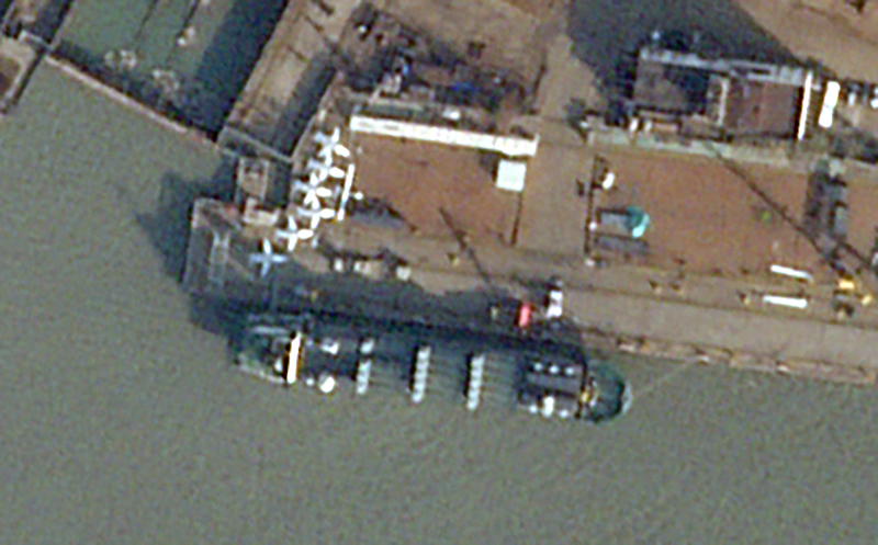 {"properties": {"satellite_azimuth": 104.9617822408379, "satellite_elevation": 73.44157187882207, "sun_azimuth": 219.85343316012523, "sun_elevation": 23.350057666329356}}