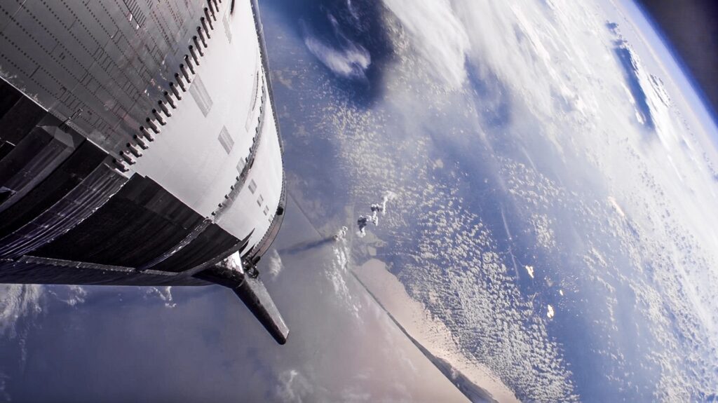 Vue sur le booster Super Heavy - SpaceX