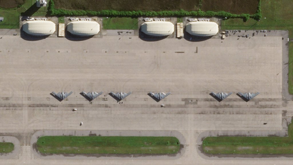 B-2 Spiritueux à Diego Garcia.