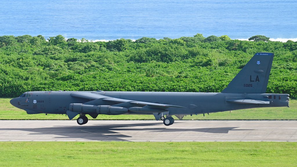 Le Royaume-Uni aurait bloqué l'accès des États-Unis à Diego Garcia et à la RAF Fairford pour une attaque contre l'Iran.