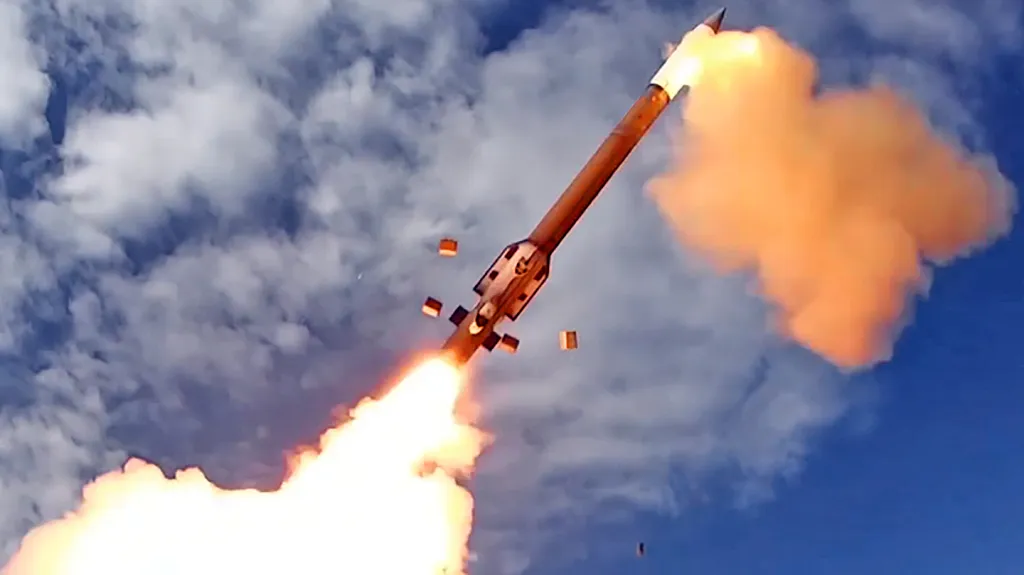 La défense de la base aérienne d'Al Udeid au Qatar contre les missiles balistiques iraniens comprenait la plus grande volée d'intercepteurs de défense aérienne Patriot de l'histoire militaire américaine, a déclaré aux journalistes le général en chef du Pentagone.