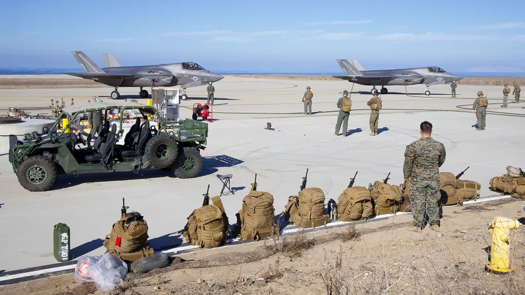 Des F-35B sur l'île de San Clémente pour un entraînement aux opérations austères lors de l'exercice Steel Knight.