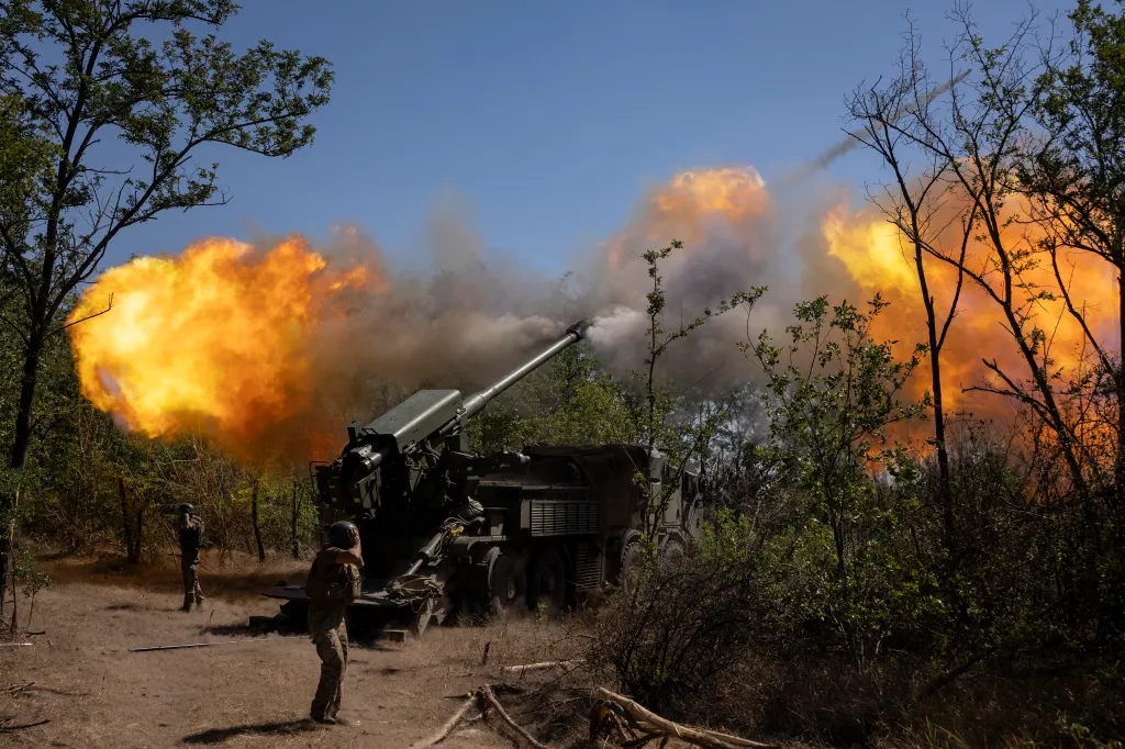 ZAPORIZZHIA, UKRAINE - 20 AOÛT : Des militaires de la 44e brigade d